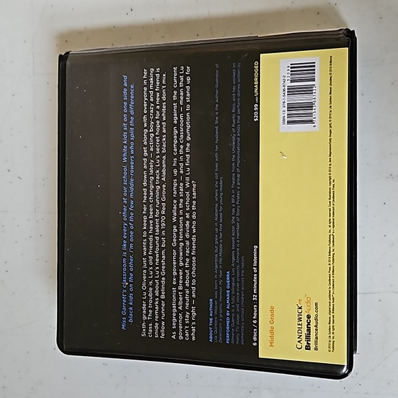 My Year In The Middle by Lila Quintero Weaver audiobook - Picture 3 of 4